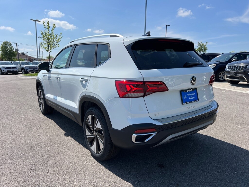 2024 Volkswagen Taos SE photo 3