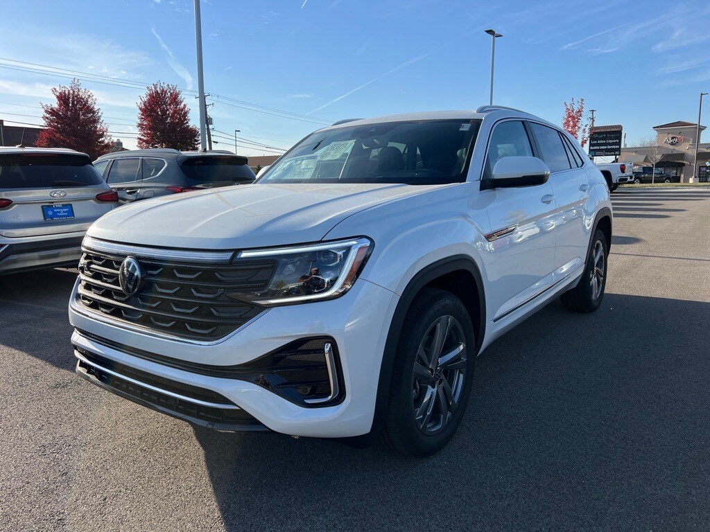 2024 Volkswagen Atlas Cross Sport SEL R-Line photo 2