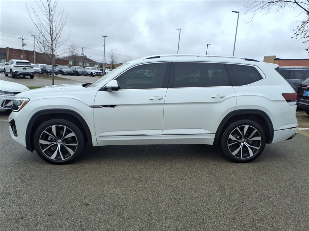 2024 Volkswagen Atlas SEL Premium R-Line photo 3