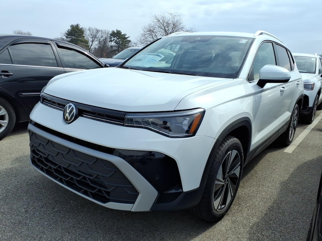 New 2026 Volkswagen Taos 1.5T SE SUV