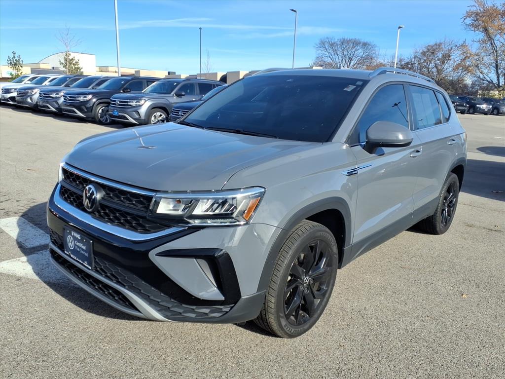 2023 Volkswagen Taos SE photo 2