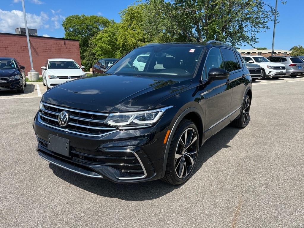 Certified 2023 Volkswagen Tiguan SEL R-LINE with VIN 3VV4B7AXXPM128884 for sale in Palatine, IL