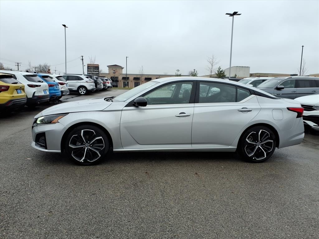 Used 2023 Nissan Altima 2.5 SR Sedan