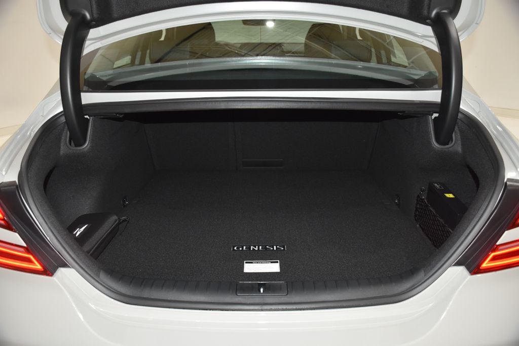 2026 GENESIS G70 Standard - Photo 27