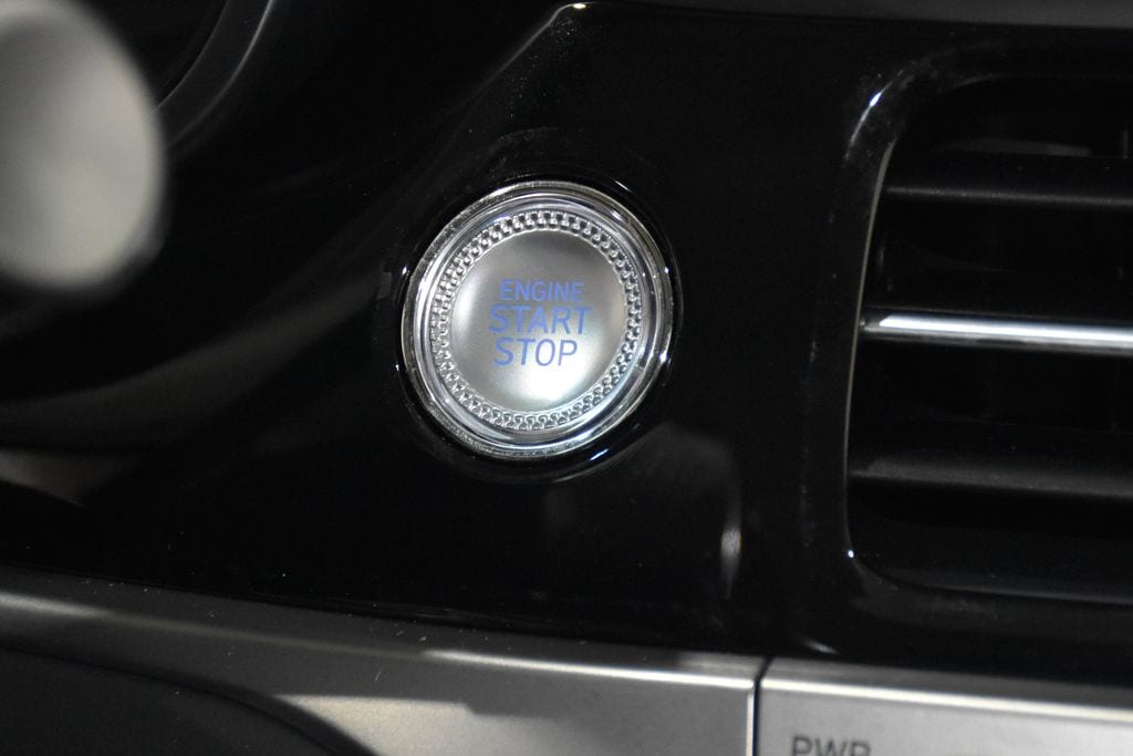 2026 GENESIS G70 Standard - Photo 14