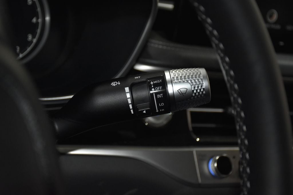 2026 GENESIS G70 Standard - Photo 12