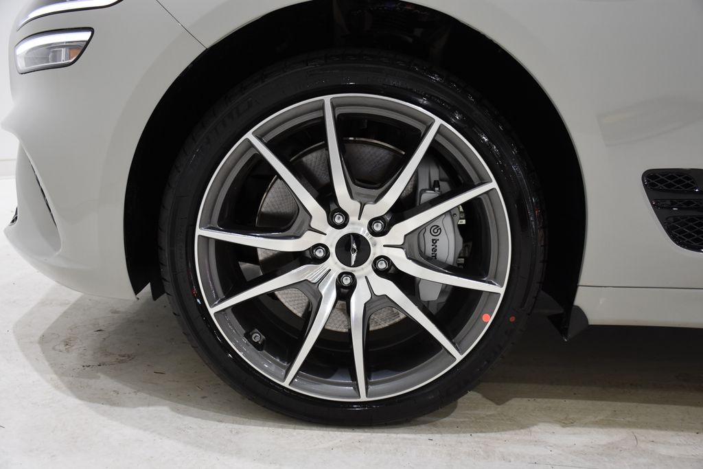 2026 GENESIS G70 Standard - Photo 6