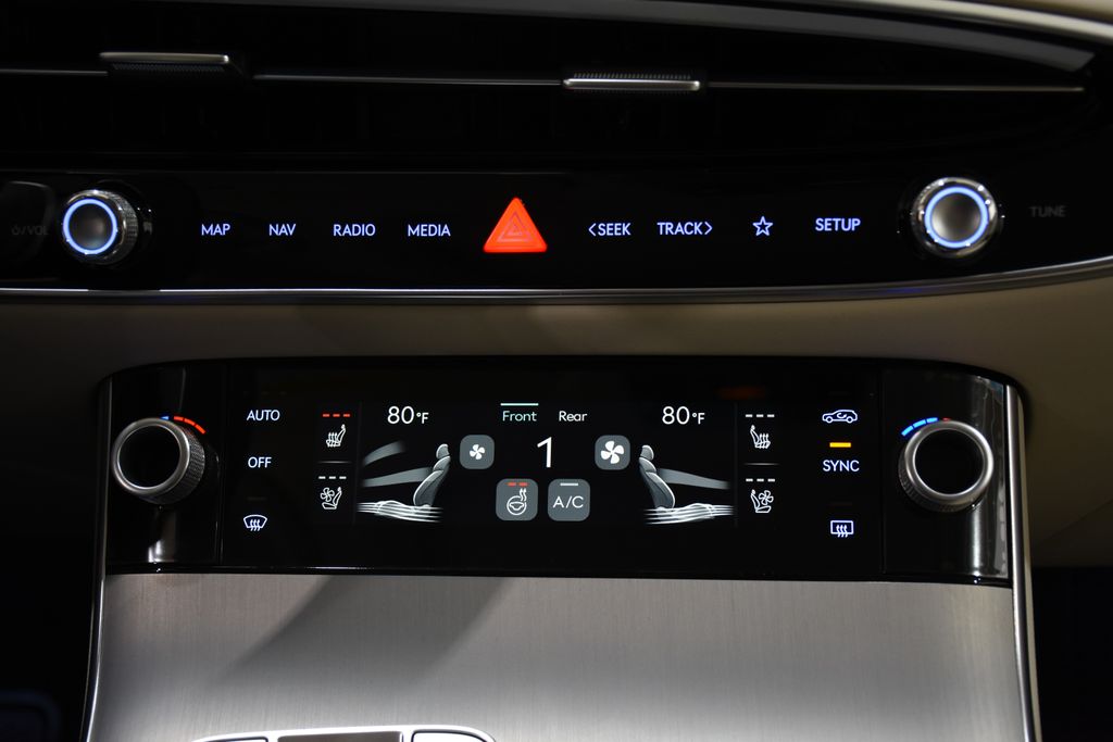 2026 GENESIS GV70 Advanced - Photo 15