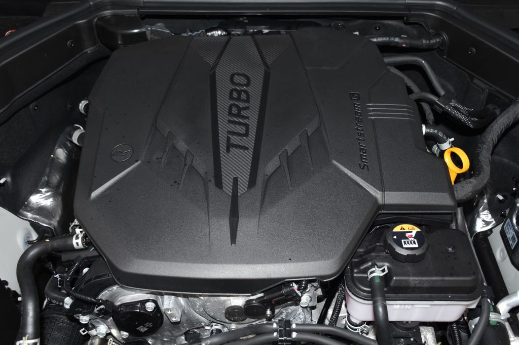 2026 GENESIS G70 Standard - Photo 7