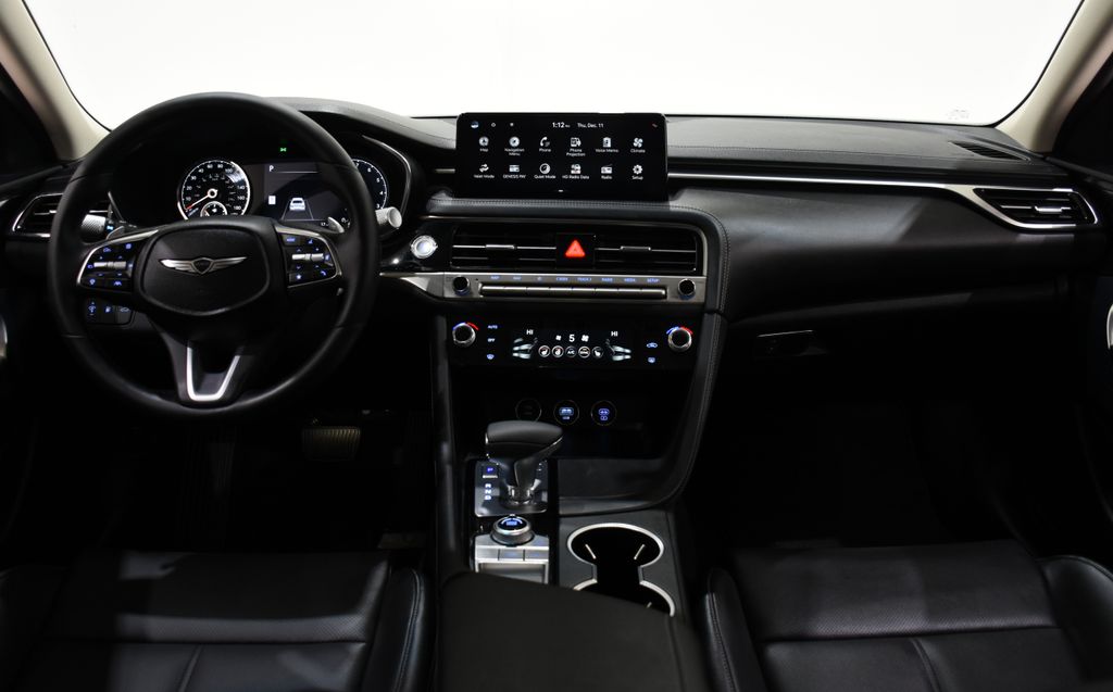 2026 GENESIS G70 Standard - Photo 8