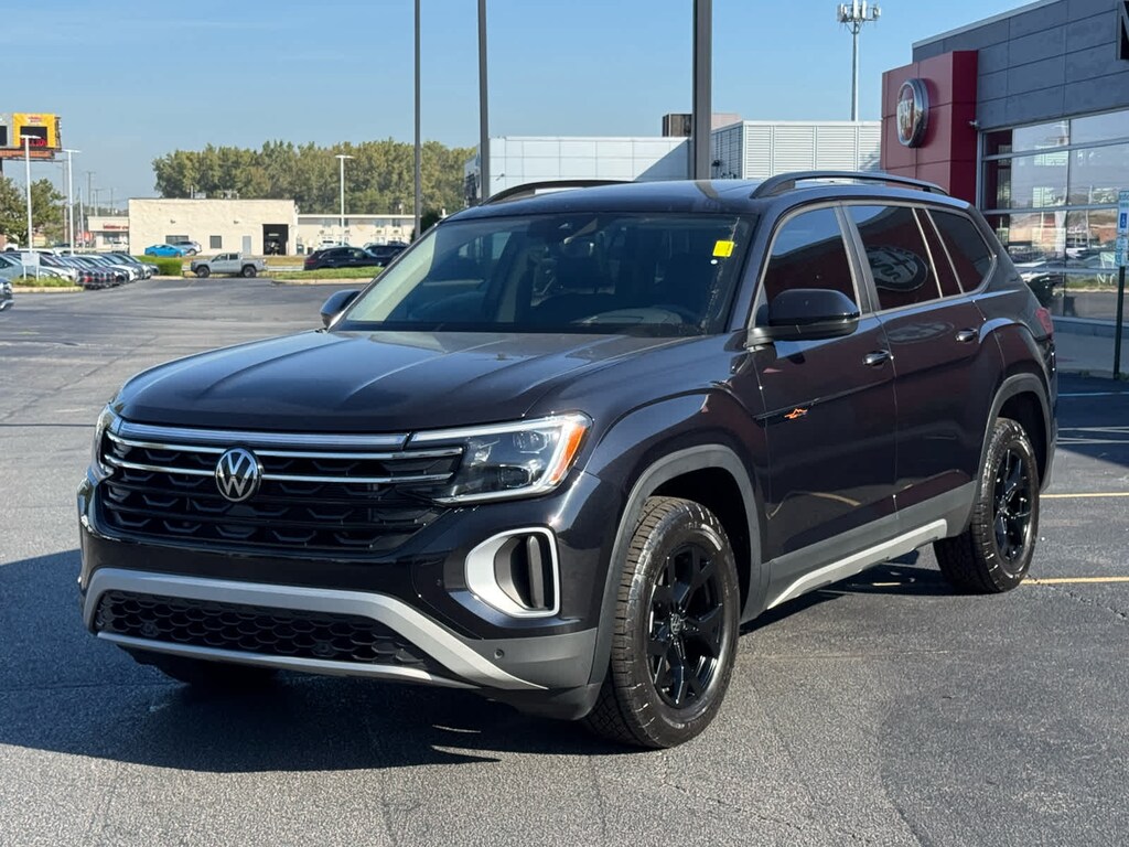 Used 2024 Volkswagen Atlas 2.0T Peak Edition SEL 4MOTION