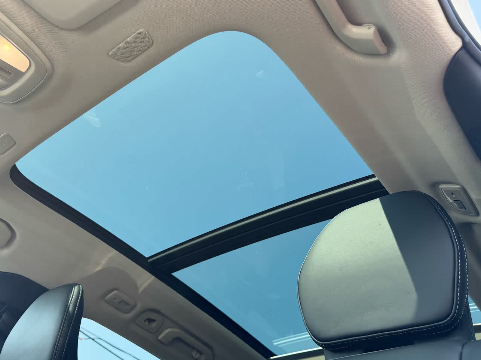 2026 Volvo V60 Cross Country Ultra - Photo 14