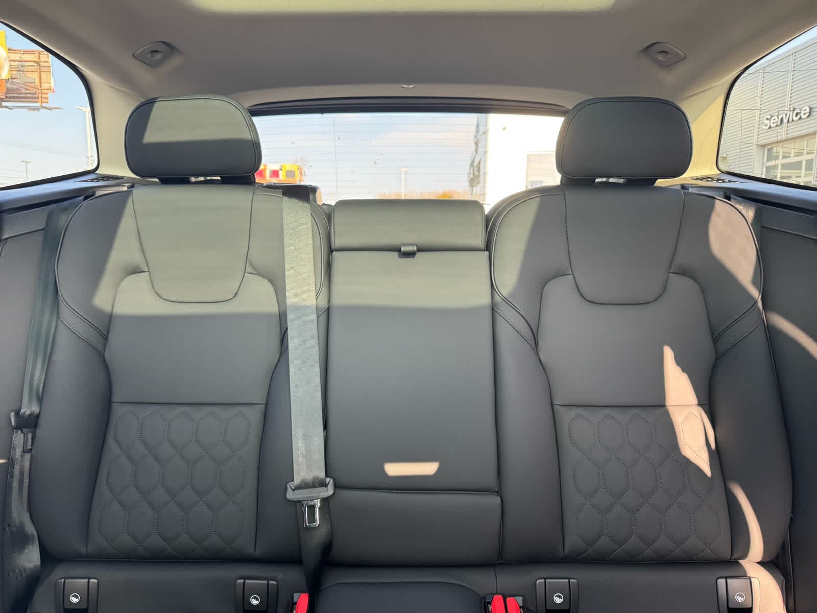 2026 Volvo XC60 Plus - Photo 20