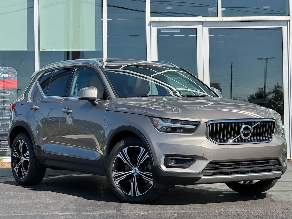 Used 2022 Volvo XC40 Inscription T5 AWD