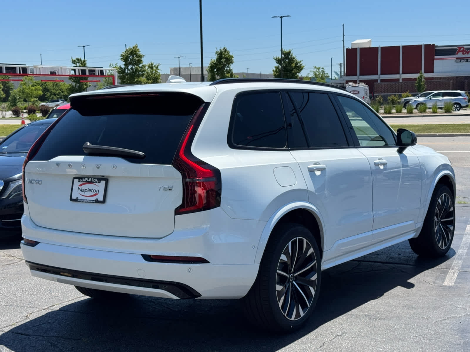 2026 Volvo XC90 Ultra - Photo 9