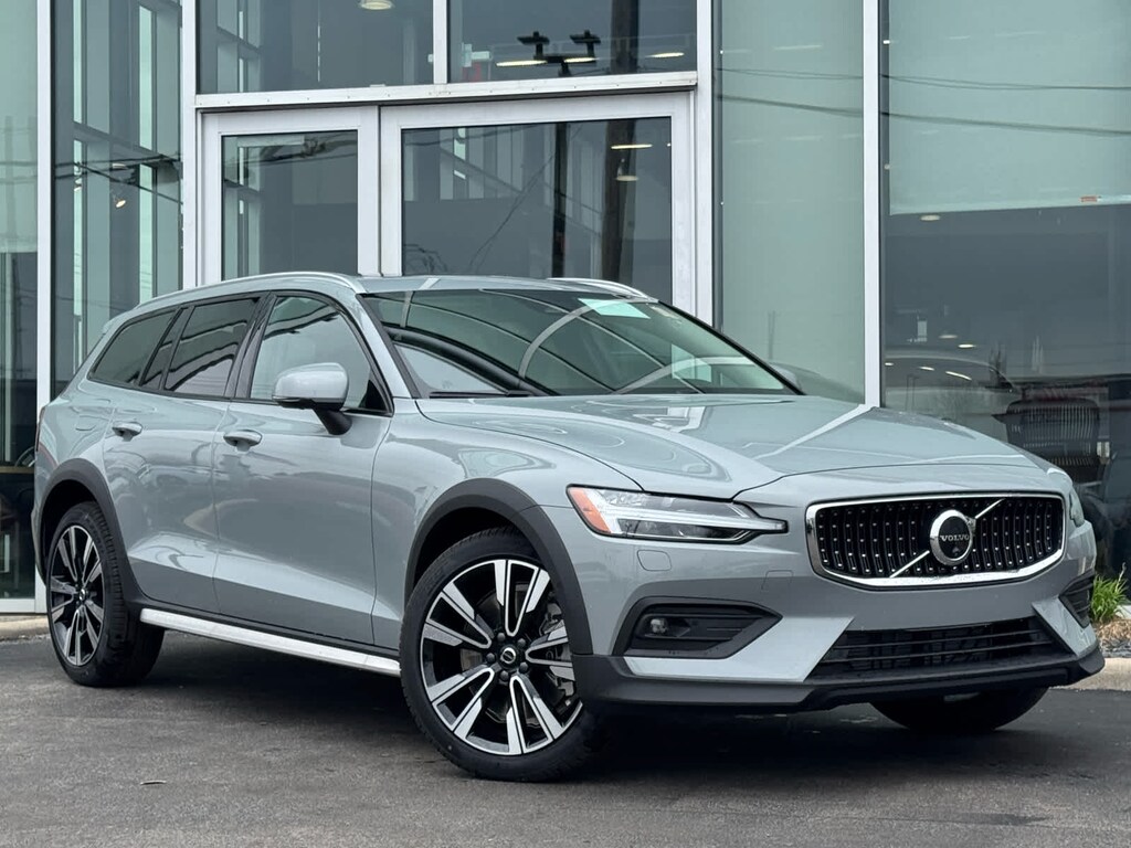 New 2026 Volvo V60 Cross Country B5 Ultra Wagon