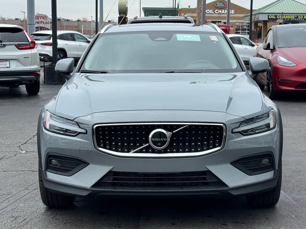 New 2026 Volvo V60 Cross Country B5 Ultra Wagon