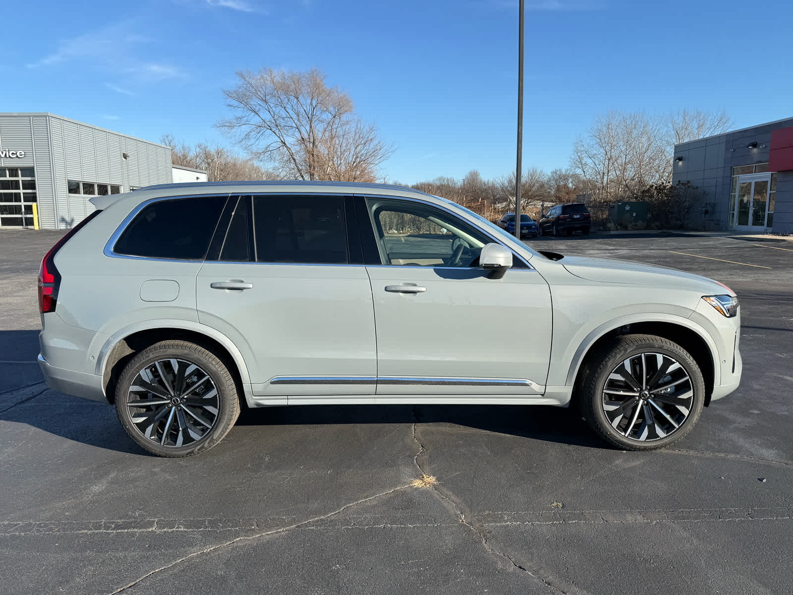 2026 Volvo XC90 Plus - Photo 9