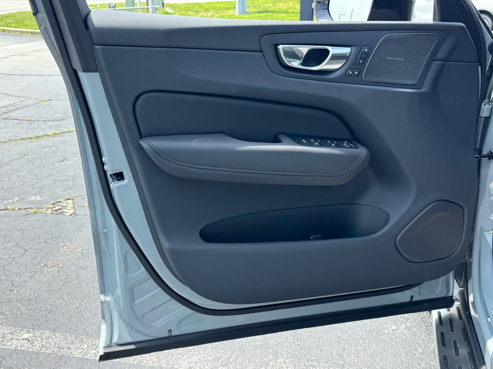 2026 Volvo XC60 Plus - Photo 16