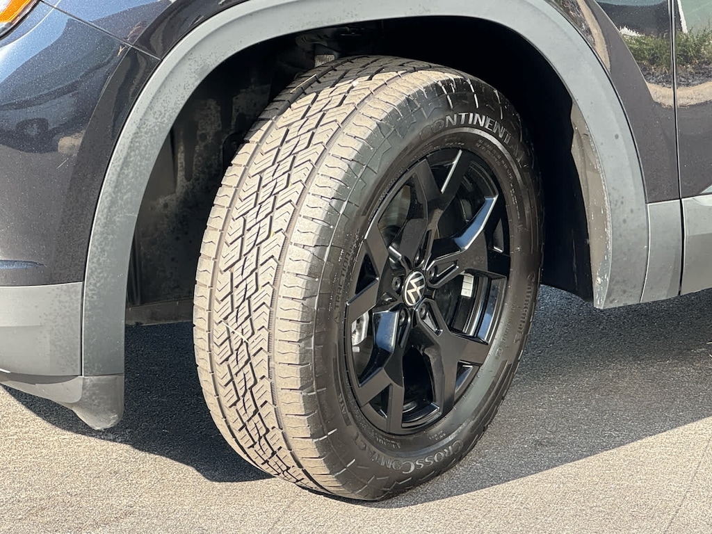 Used 2024 Volkswagen Atlas 2.0T Peak Edition SEL 4MOTION