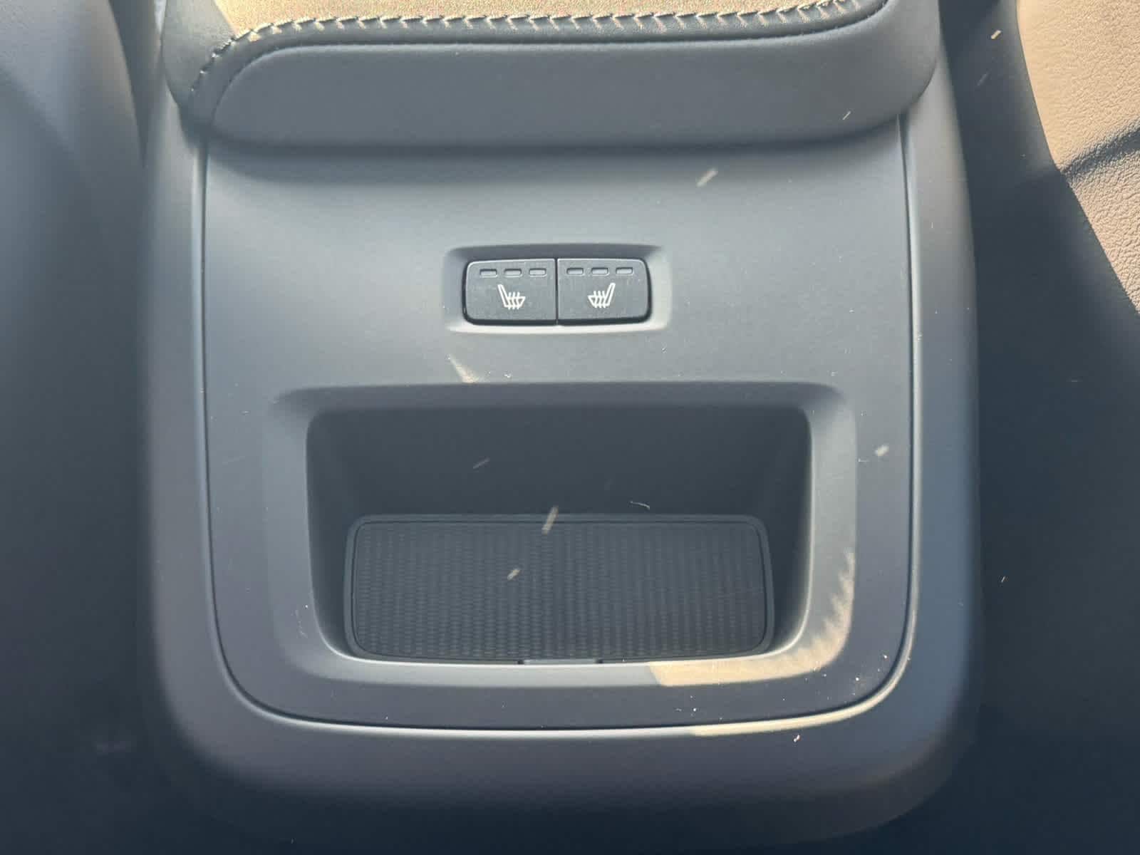2026 Volvo XC60 Plus - Photo 34
