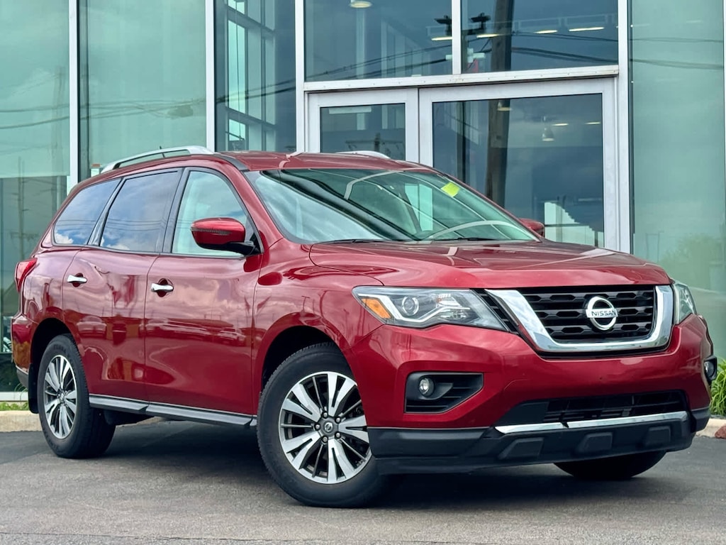 Used 2017 Nissan Pathfinder SV 4x4