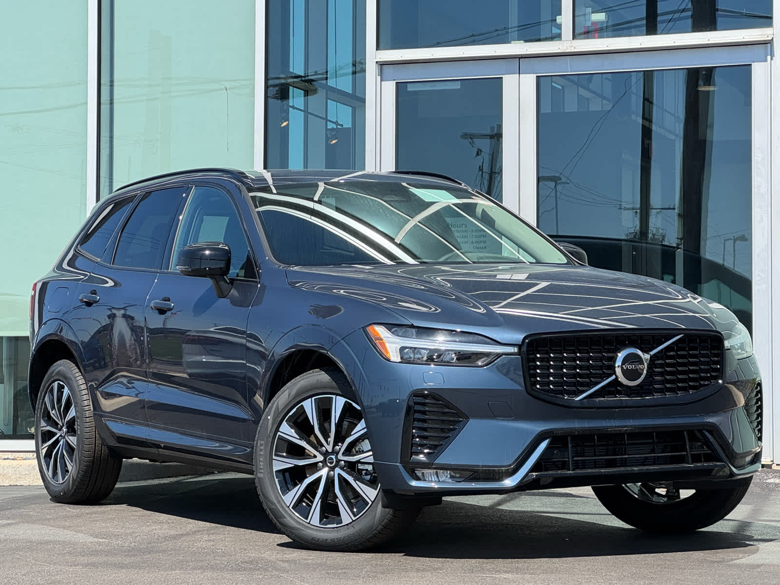 2025 Volvo XC60 B5 Core