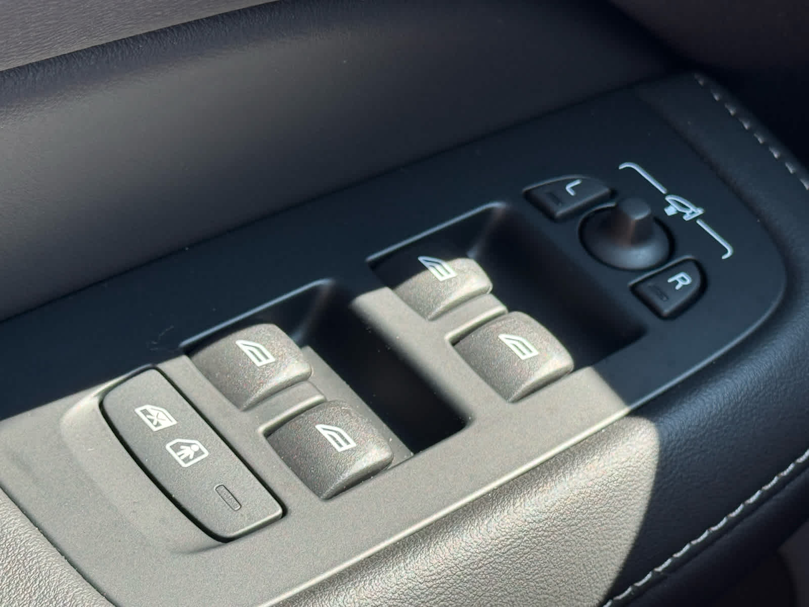 2026 Volvo V60 Cross Country Ultra - Photo 31