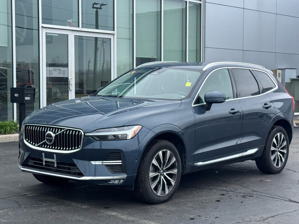 Used 2023 Volvo XC60 Plus Bright Theme B5 FWD