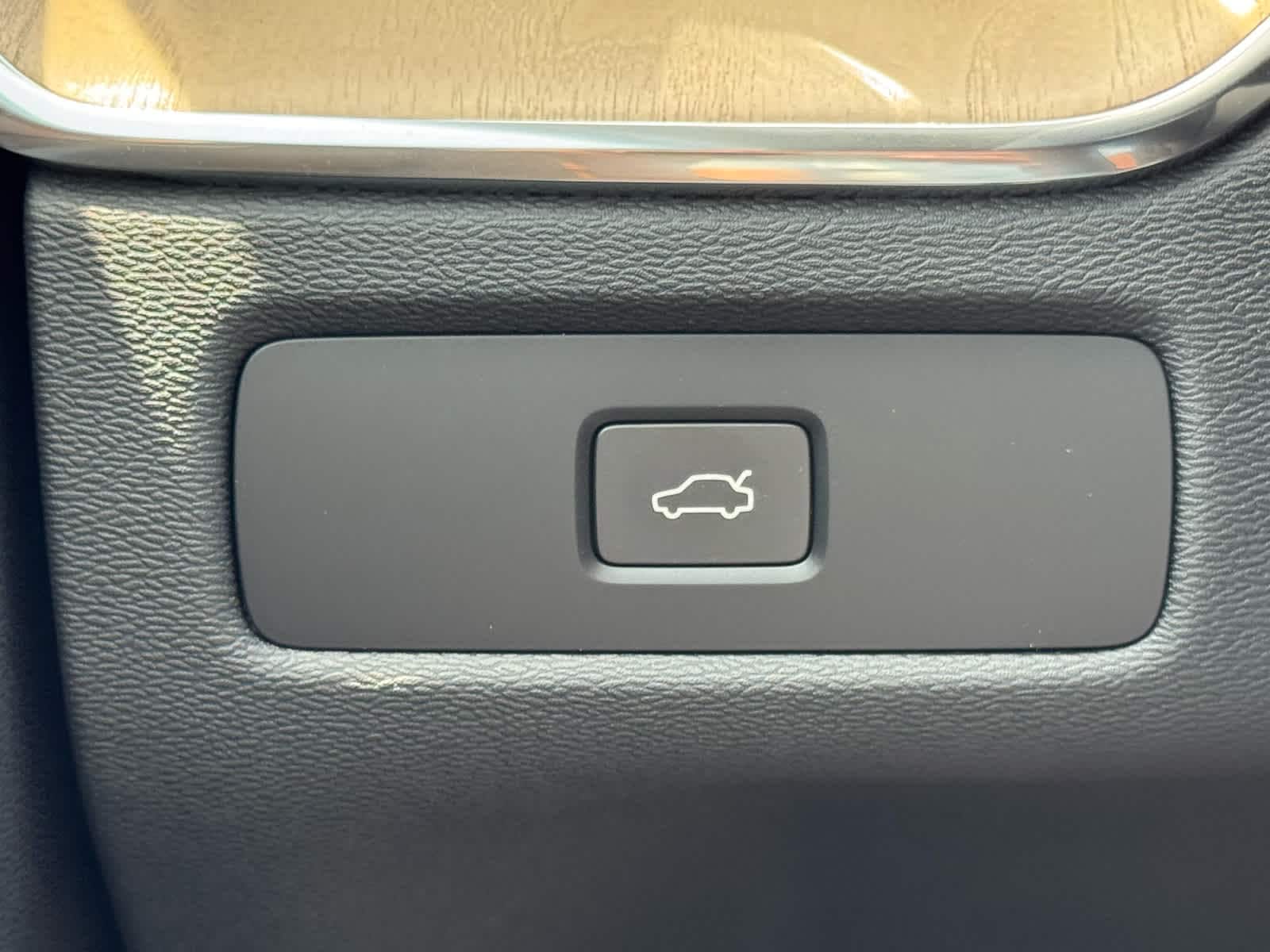 2026 Volvo XC60 Plus - Photo 30