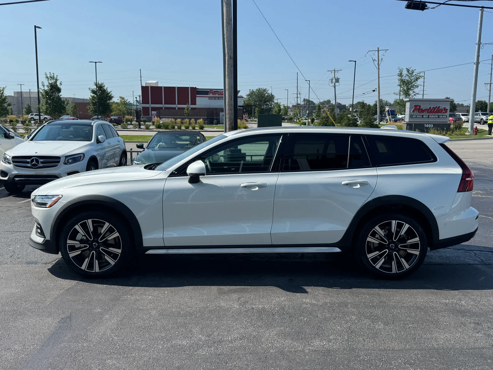 2026 Volvo V60 Cross Country Ultra - Photo 6