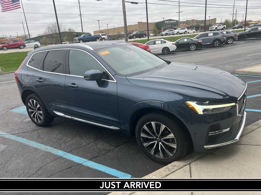 Used 2023 Volvo XC60 Plus Bright Theme B5 FWD