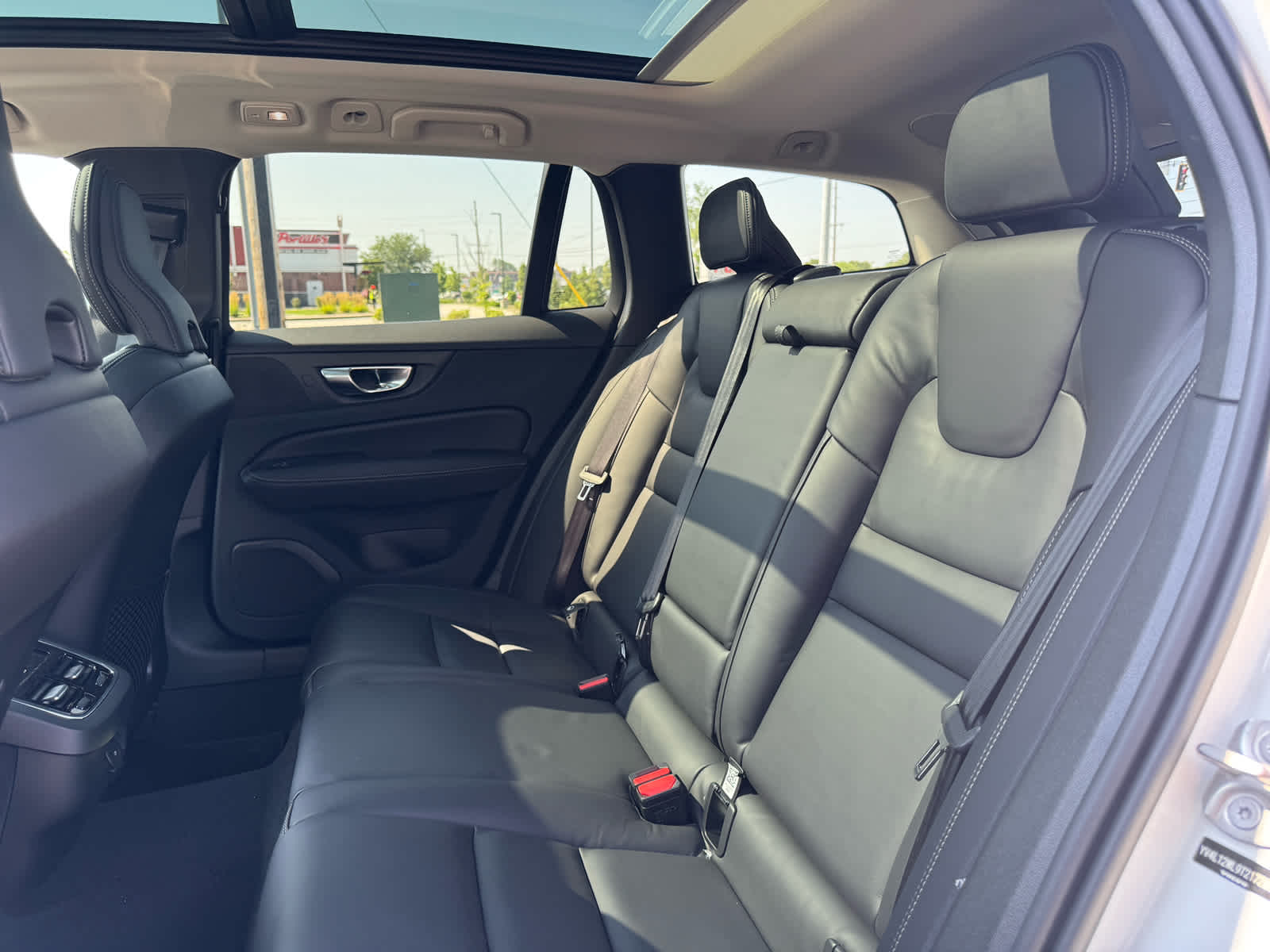 2026 Volvo V60 Cross Country Ultra - Photo 33