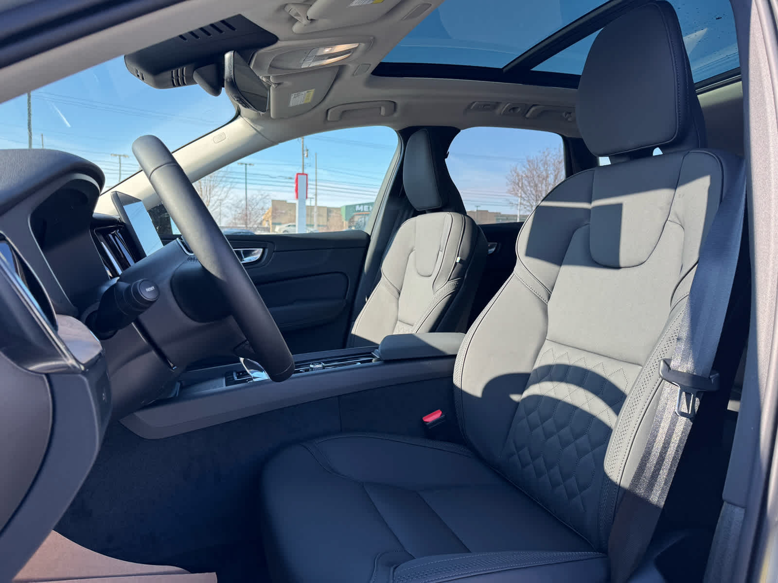 2026 Volvo XC60 Plus - Photo 14