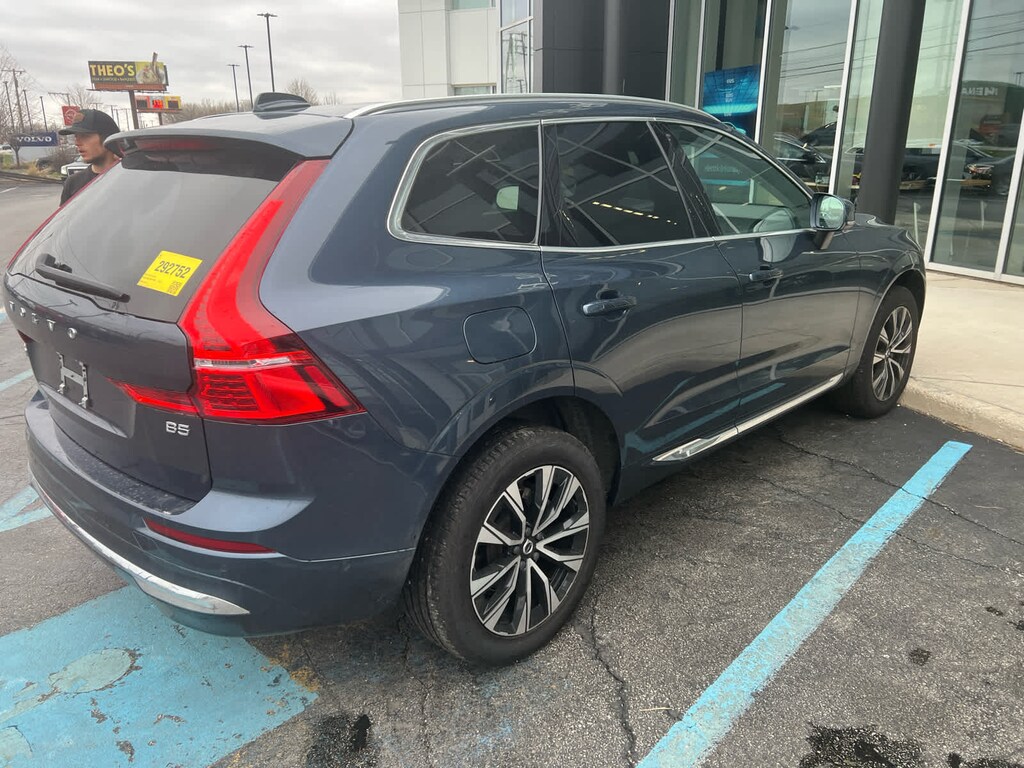 Used 2023 Volvo XC60 Plus Bright Theme B5 FWD