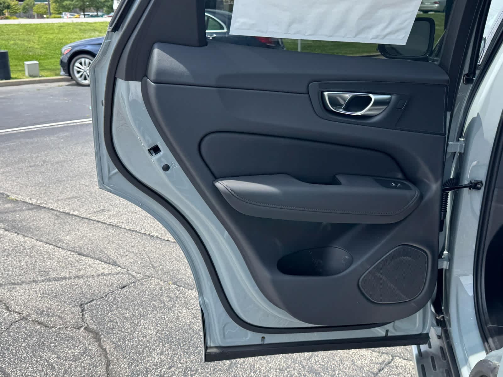 2026 Volvo XC60 Plus - Photo 32