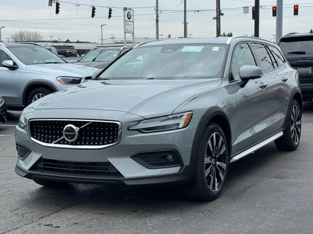 New 2026 Volvo V60 Cross Country B5 Ultra Wagon