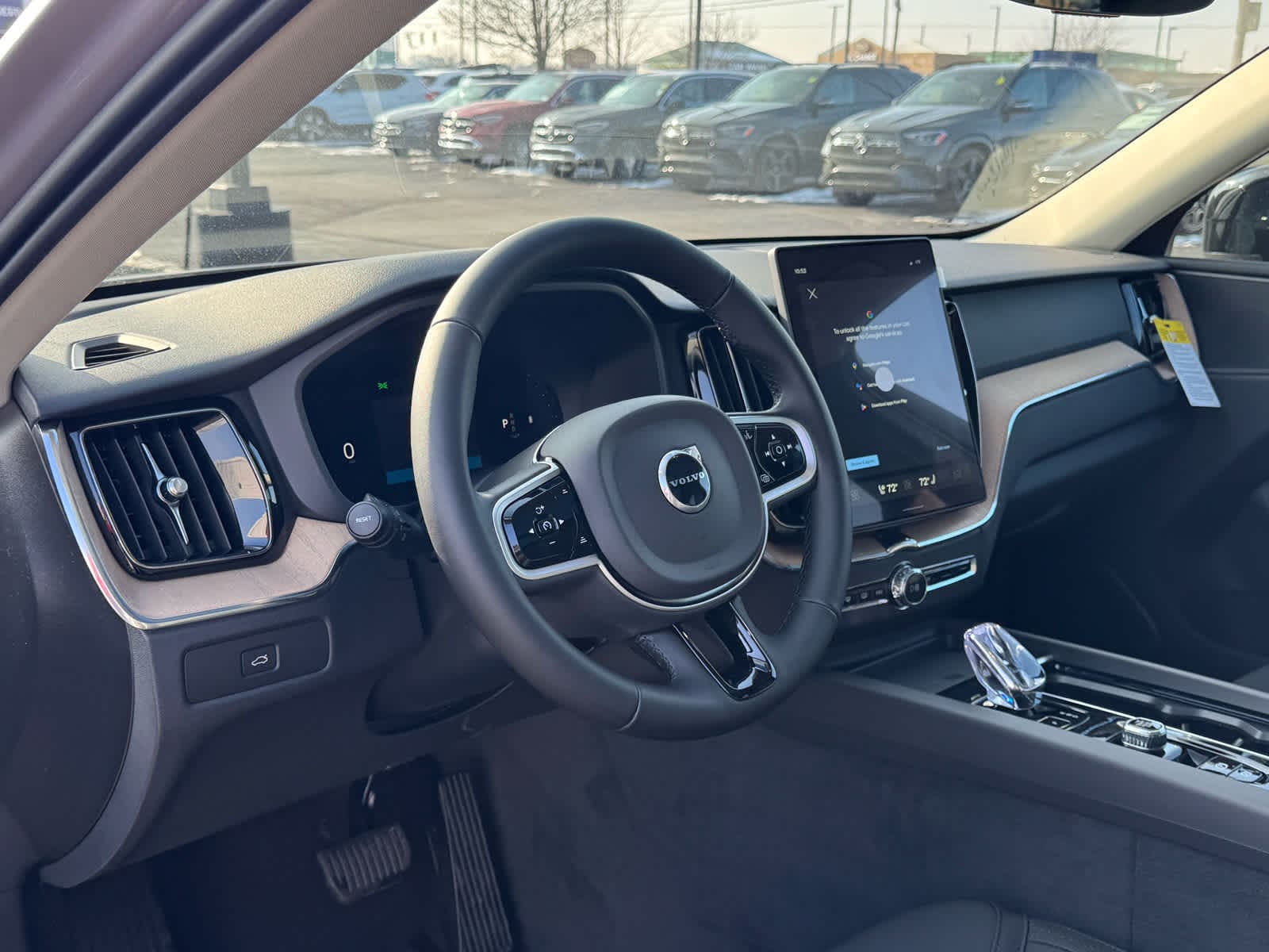 2026 Volvo XC60 Plus - Photo 16