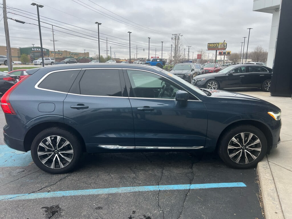 Used 2023 Volvo XC60 Plus Bright Theme B5 FWD