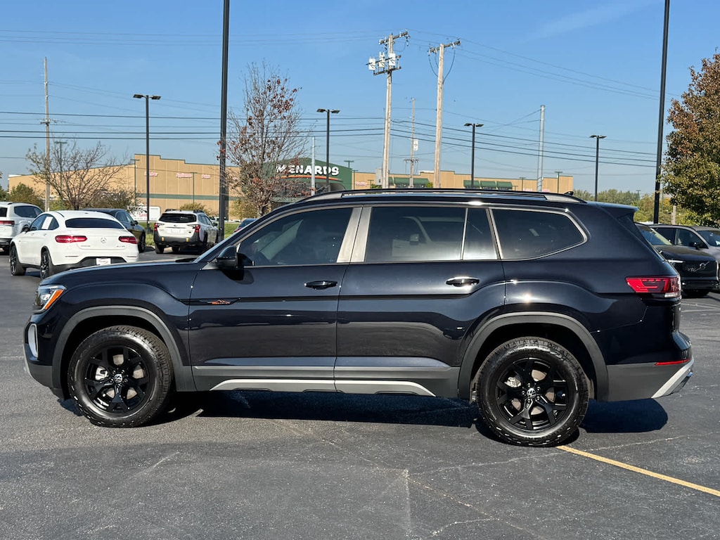 Used 2024 Volkswagen Atlas 2.0T Peak Edition SEL 4MOTION