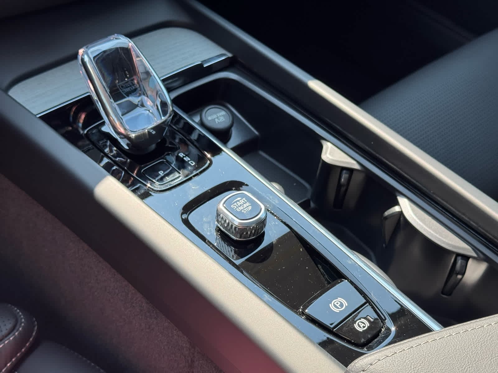 2026 Volvo V60 Cross Country Ultra - Photo 26
