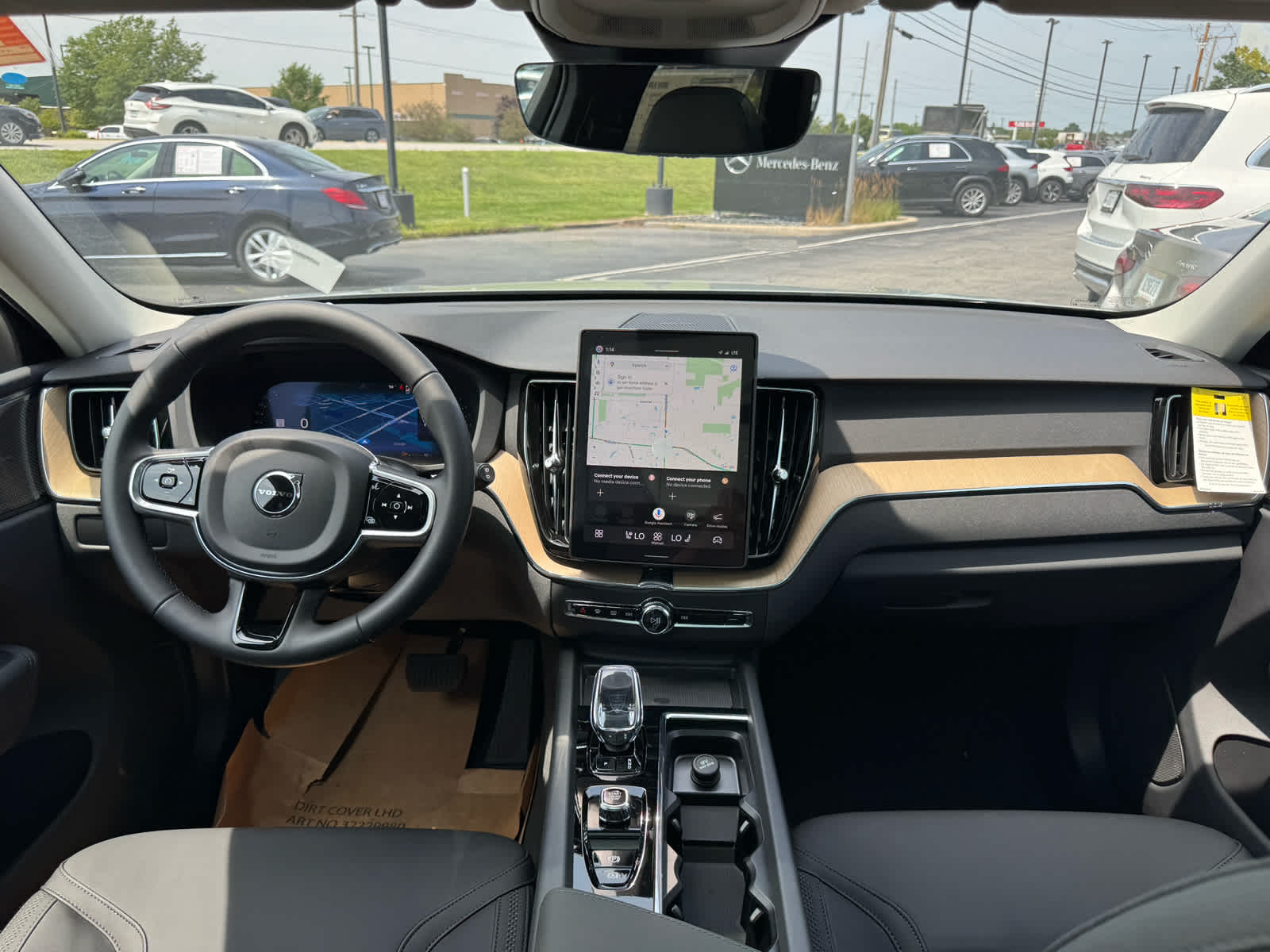 2026 Volvo XC60 Plus - Photo 35