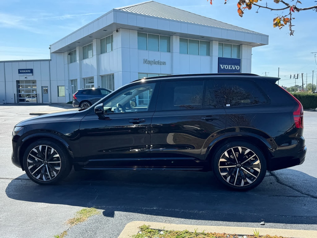 New 2026 Volvo XC90 B6 Ultra Dark Theme 6-Seater SUV