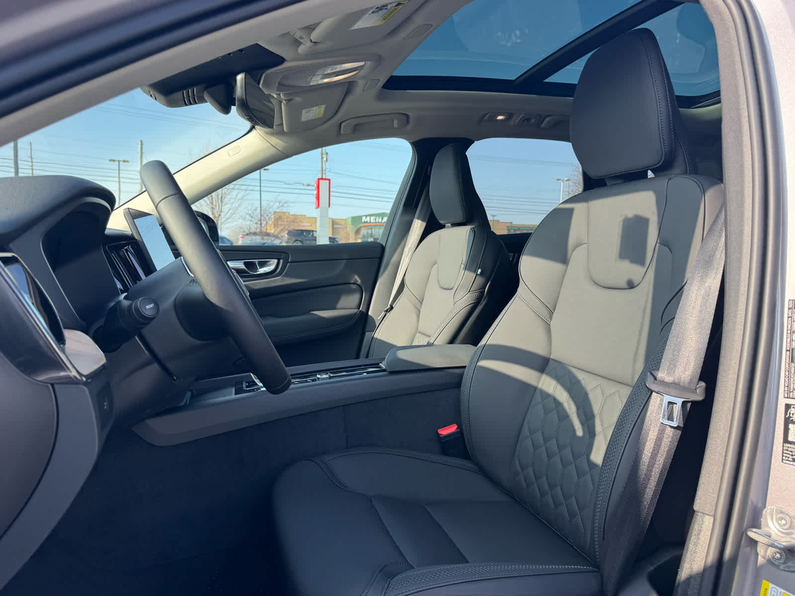 2026 Volvo XC60 Plus - Photo 15