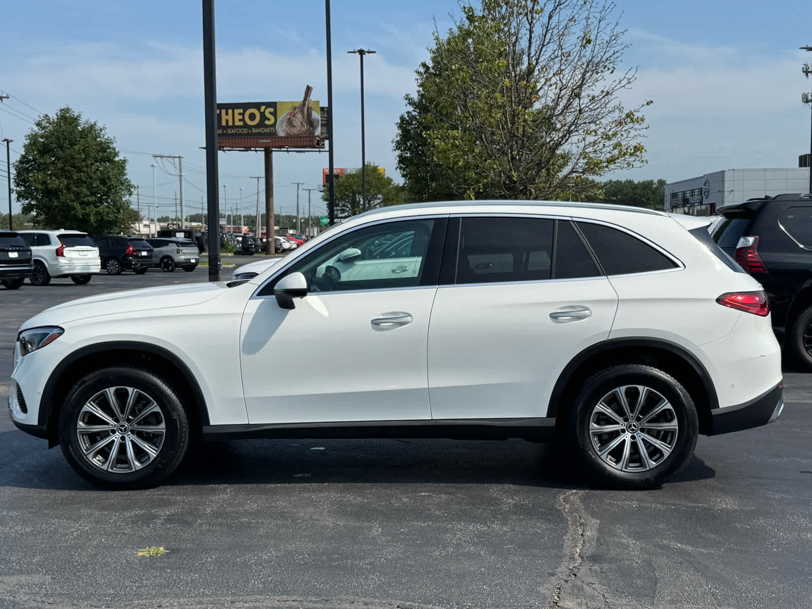 2024 Mercedes Benz GLC 300 4MATIC photo 3