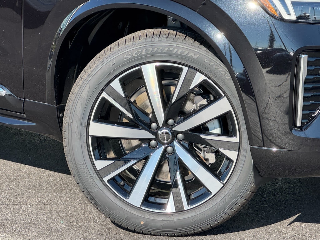 New 2026 Volvo XC90 B6 Core SUV