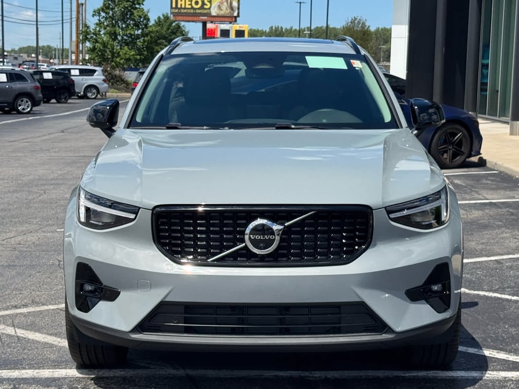 New 2026 Volvo XC40 B5 Plus SUV