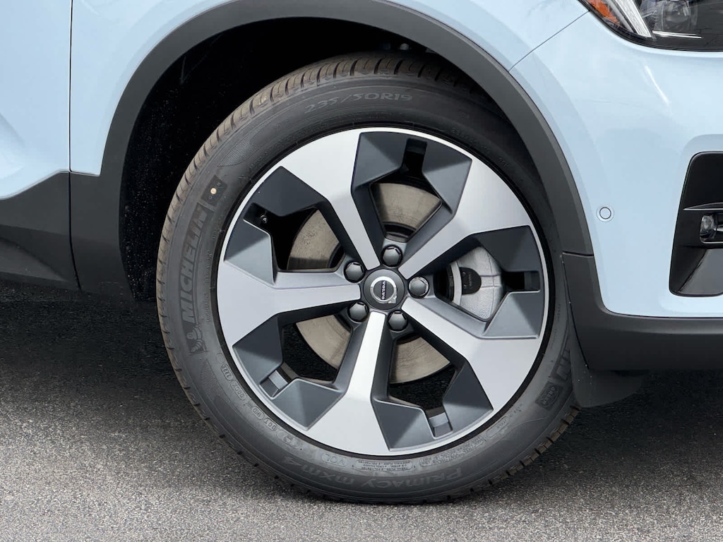 New 2026 Volvo XC40 B5 Plus SUV