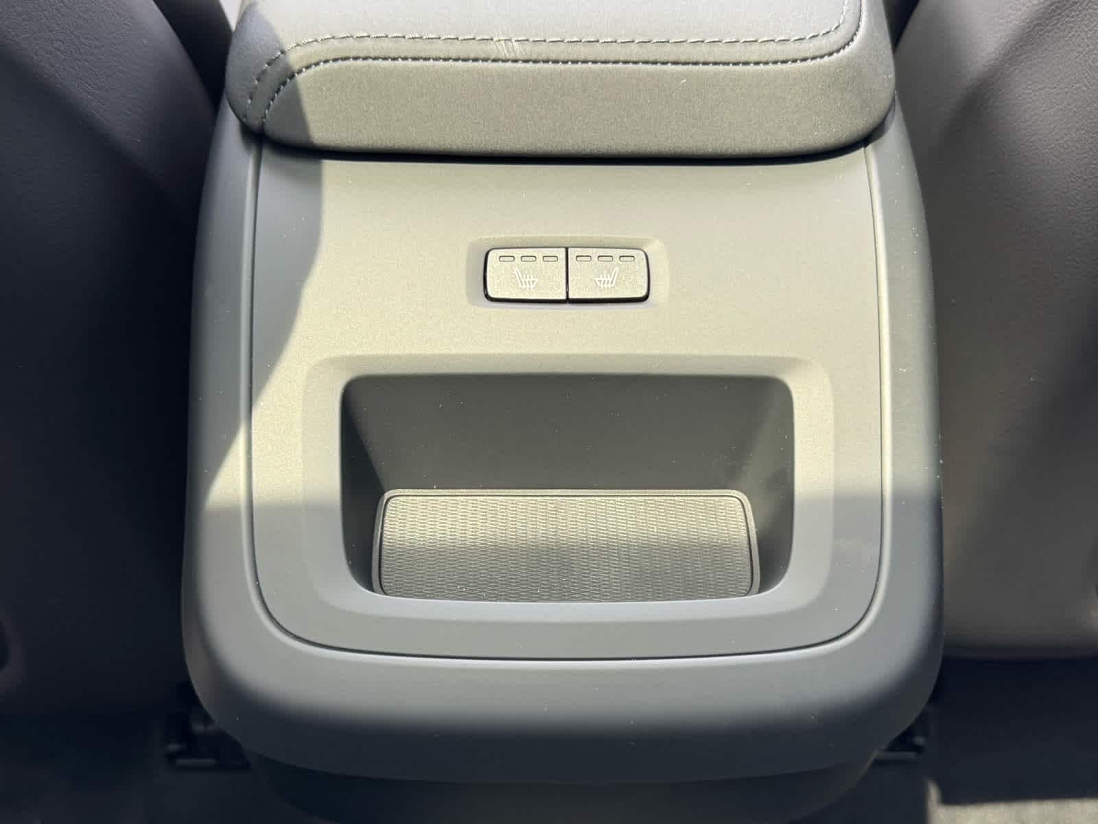2026 Volvo XC60 Plus - Photo 34