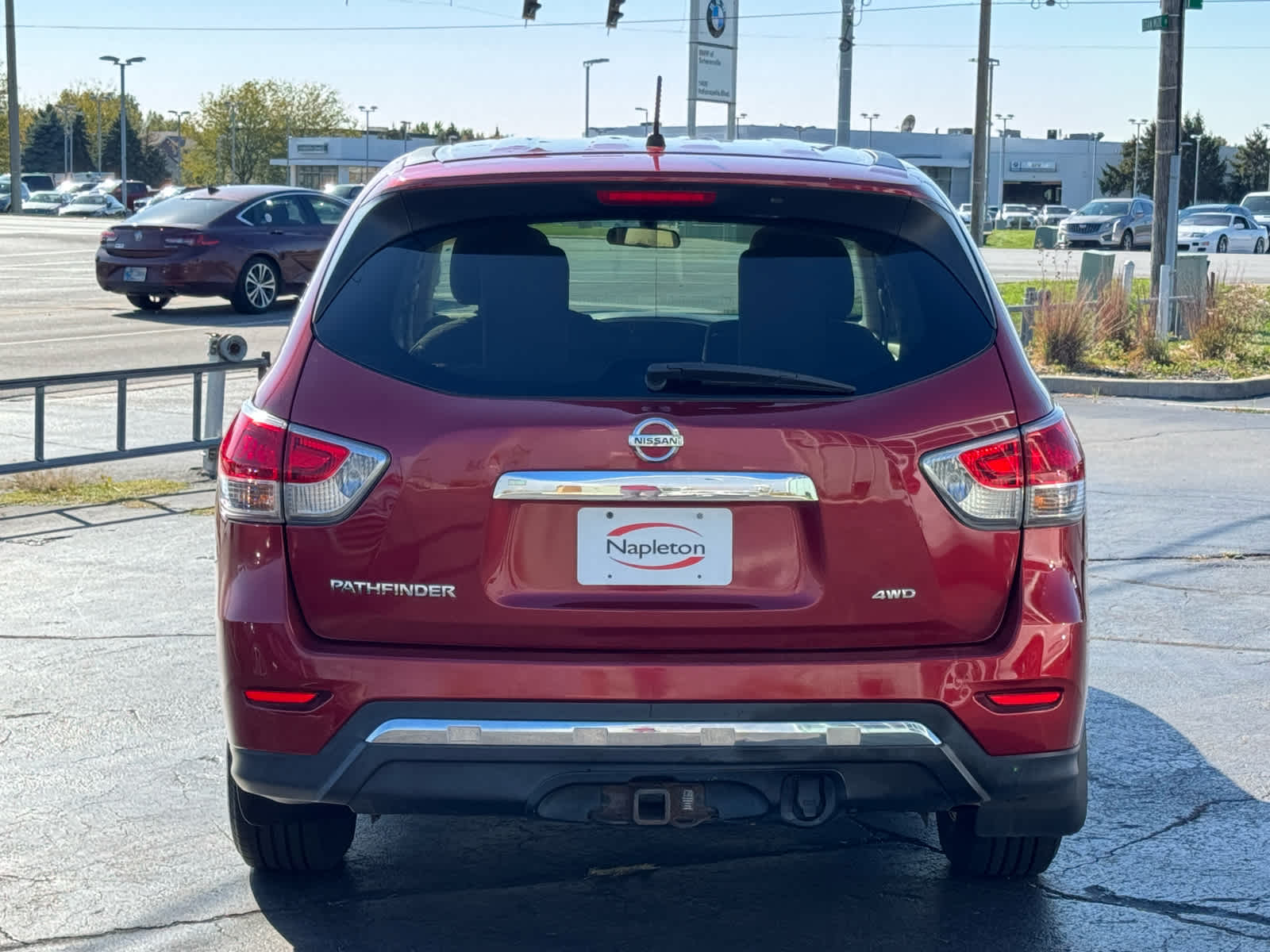 2014 Nissan Pathfinder S photo 3